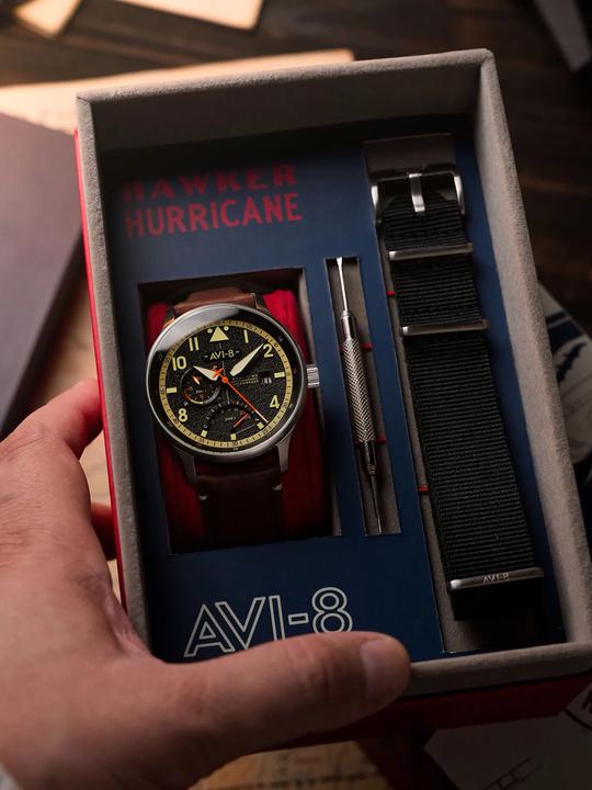 Produktbild AVI-8 AV-4101-0B Hawker Hurricane McKellar Dual Time (Fliegeruhr)