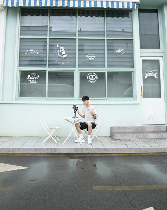 Actual product image Hohem MIC-01 (1TX + 1RX) - Lightning (black)