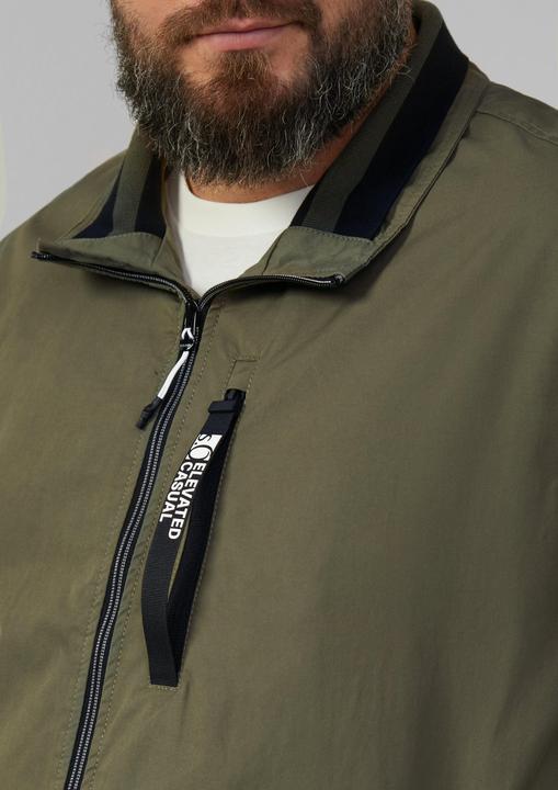 Produktbild S.Oliver Outdoor-Jacke Outdoor-Jacke mit Stehkragen und Kontrast-Details (3XL)