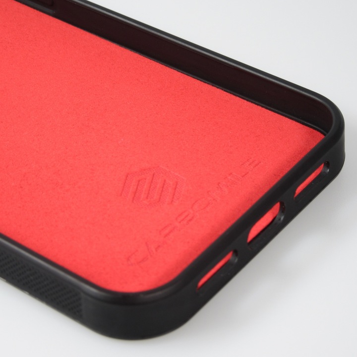 Actual product image Carbomile Cover Carbon Fiber (Compatible with MagSafe) (Apple iPhone 14 Pro Max)