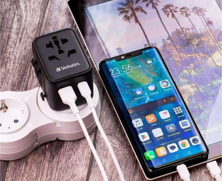 Actual product image Verbatim Universal Travel Adapter with 1 x USB-C PD 20W / 1 x USB-A QC 3.0