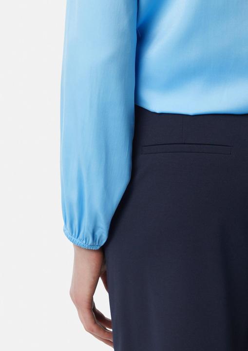 Produktbild Comma Bluse Satin-Bluse mit V-Ausschnitt und elastischen Bündchen (34)