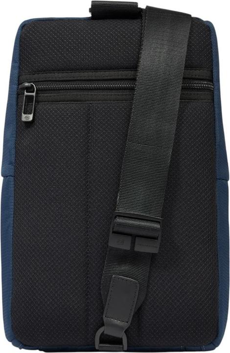 Actual product image Piquadro Umhängetasche aus recyceltem Stoff und Leder