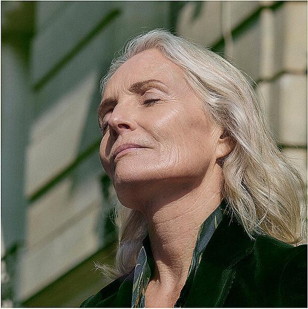 Actual product image Sisley Serum Sisleÿa LIntégral Anti-Âge Sérum Essentiel Longévité (30 ml)