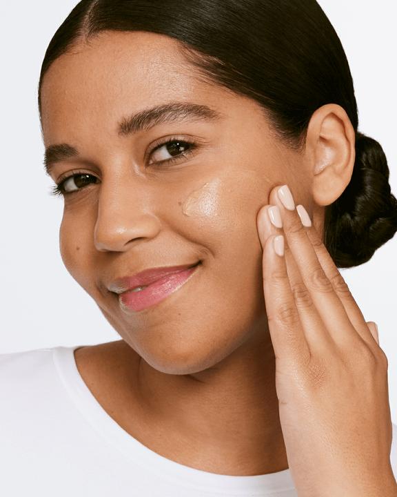 Actual product image Clinique Moisture Surge (Suntan cream, SPF 25, 40 ml, 66 g)