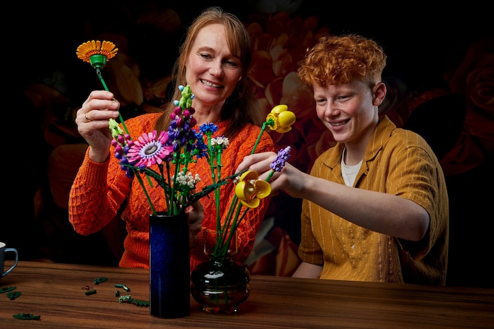 Actual product image LEGO Dried flower arrangement (10314, LEGO Icons, LEGO Botanical)