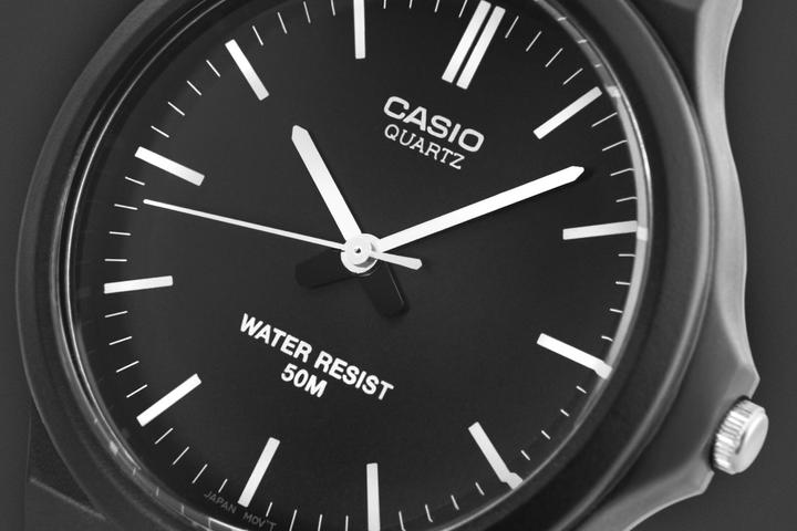 Produktbild Casio MW-240-1E2V (Analoguhr, 43.60 mm)