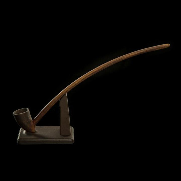 Actual product image Weta Workshop Le Seigneur des Anneaux réplique 1/1 pipe de Gandalf 34 cm