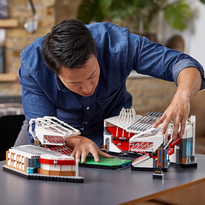 Produktbild LEGO Old Trafford - Manchester United (10272, LEGO Creator Expert, LEGO Seltene Sets)