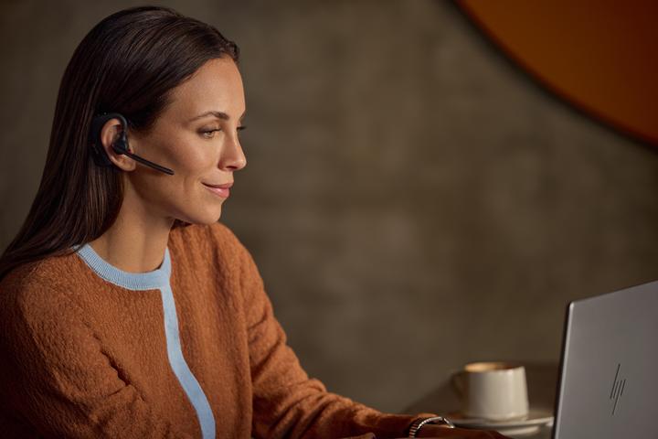 Actual product image Poly Voyager Legend 50-M Headset UC (Wireless, USB-C, Microsoft teams, Unify)