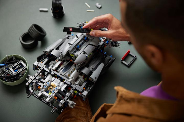 Produktbild LEGO Peugeot 9X8 24H Le Mans Hybrid Hypercar (42156, LEGO Technic)