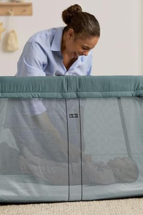Actual product image BabyBjörn Travel Crib Light with Sheet, Dark Green