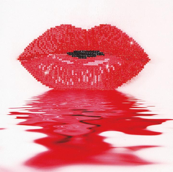 Actual product image Diamond Dotz Hot Lips