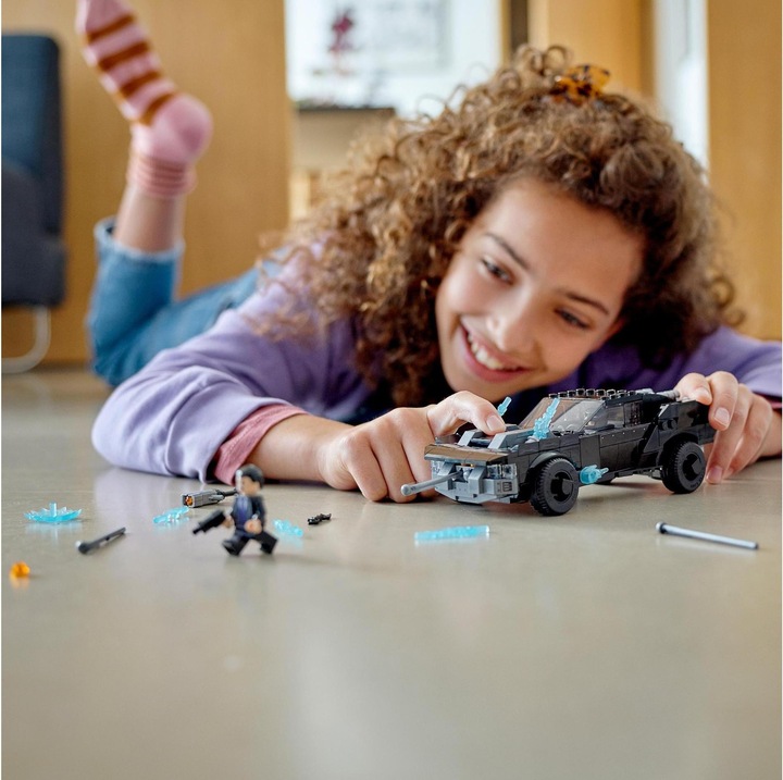 Actual product image LEGO Batmobile: Pursuit of the Penguin (76181, LEGO DC)