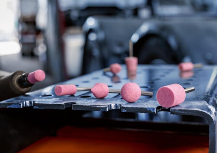 Actual product image Bosch Professional Zubehör PRO Steel mounted points set, 25 x 24, 15 x 30, 15 x 30, 25 x 25, 20 x 25 mm, G60, 5 pcs. (60)