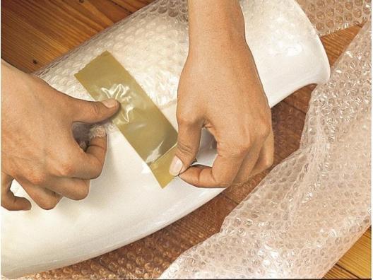 Produktbild tesa tesapack ULTRA STRONG Paketklebeband - PVC Packband für festes Verpacken und sicheres Bündeln (38 mm)