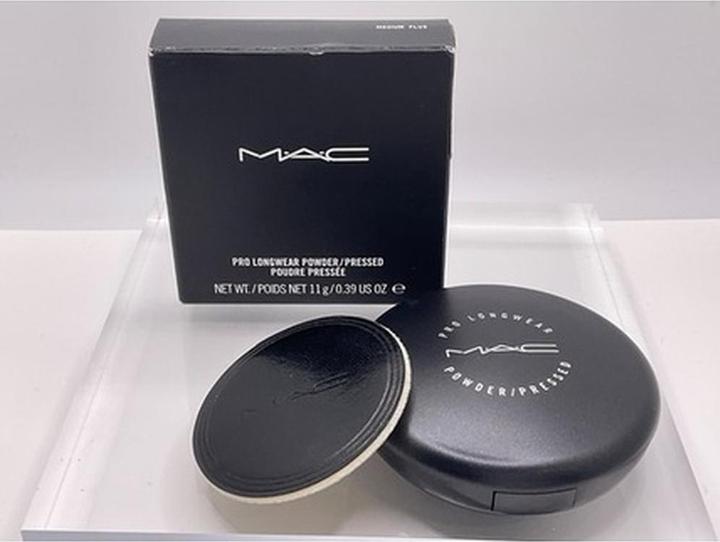 Actual product image MAC Cosmetics Pro Longwear Powder Pressed (Medium Plus)