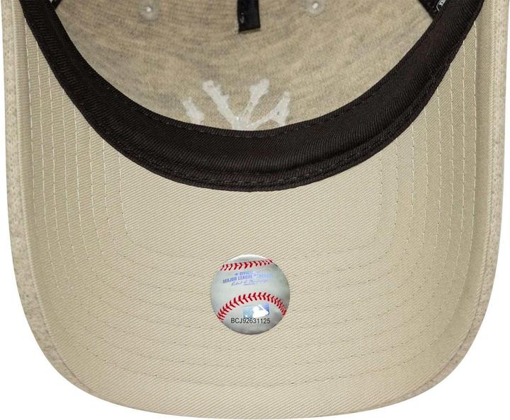 Actual product image New Era New York Yankees 9Twenty women's baseball cap Melton Luxe