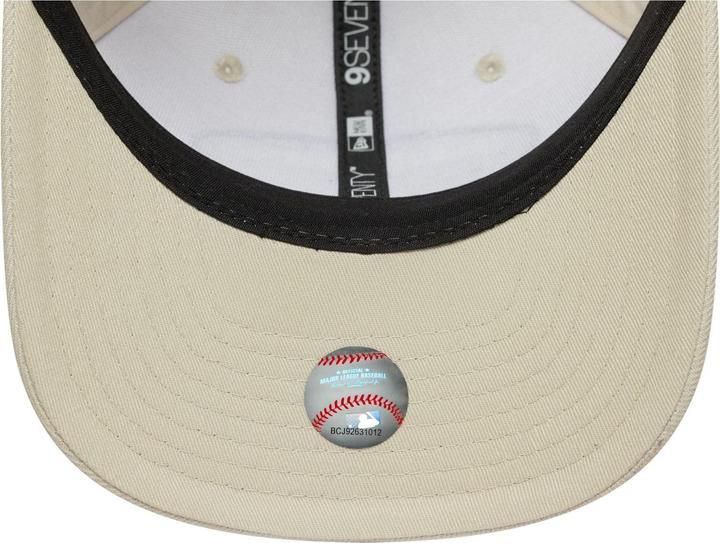 Actual product image New Era 9Seventy Stretch Cap - Patch Los Angeles Dodgers