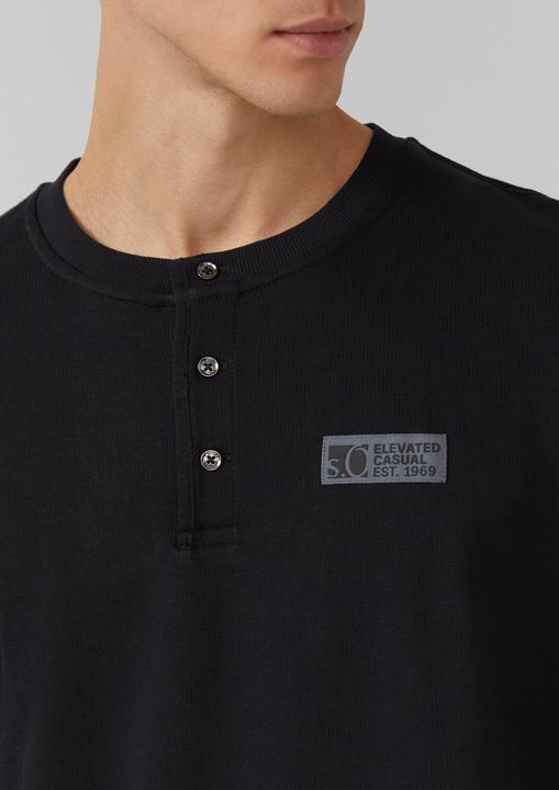 Produktbild s.Oliver T-Shirt Geripptes Henley-Shirt mit Label-Patch (S)