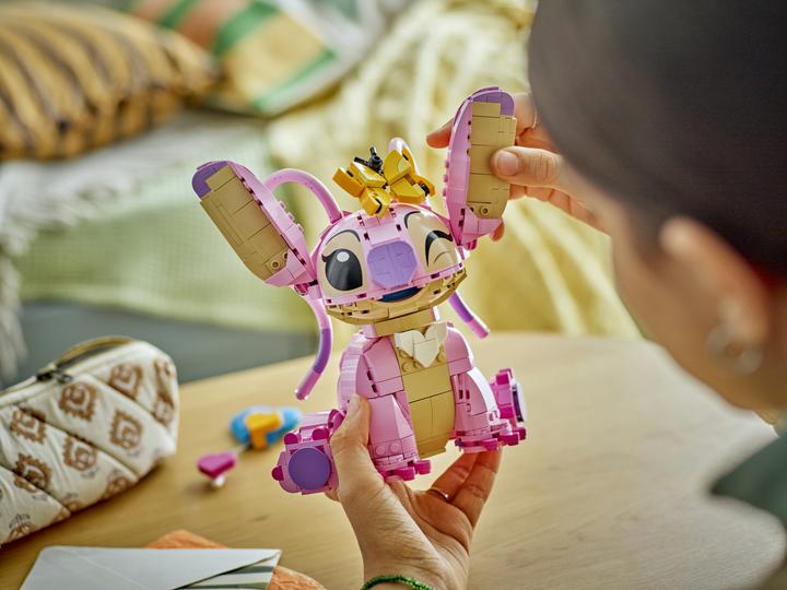 Actual product image LEGO Angel (43257)