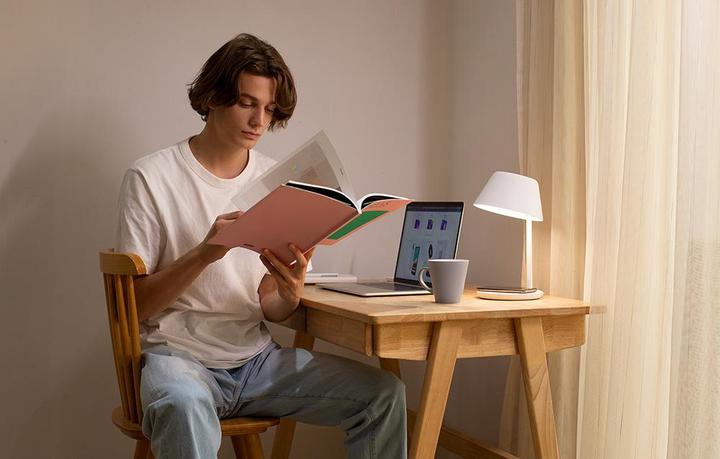 Actual product image Yeelight Staria (350 lm)