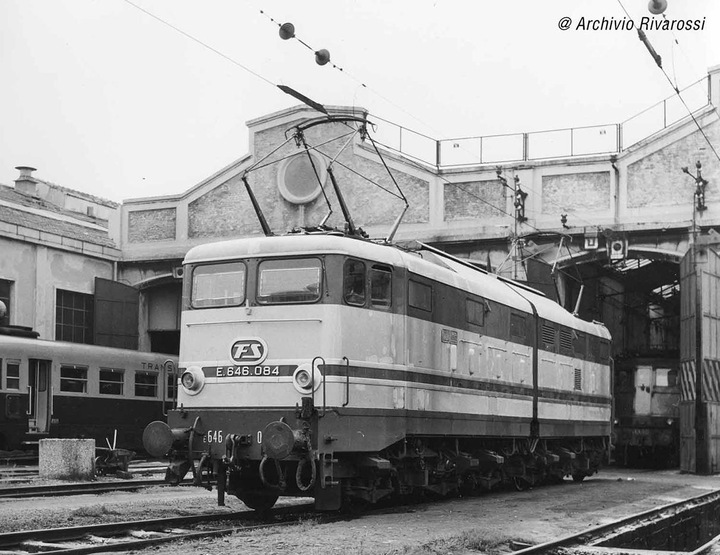 Produktbild Hornby FS E-Lok E.646 2.Serie grün/Alustreifen Ep IIIb (Spur H0)