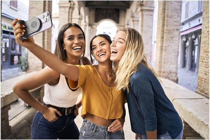 Actual product image Cellularline Bluetooth Selfie Holder