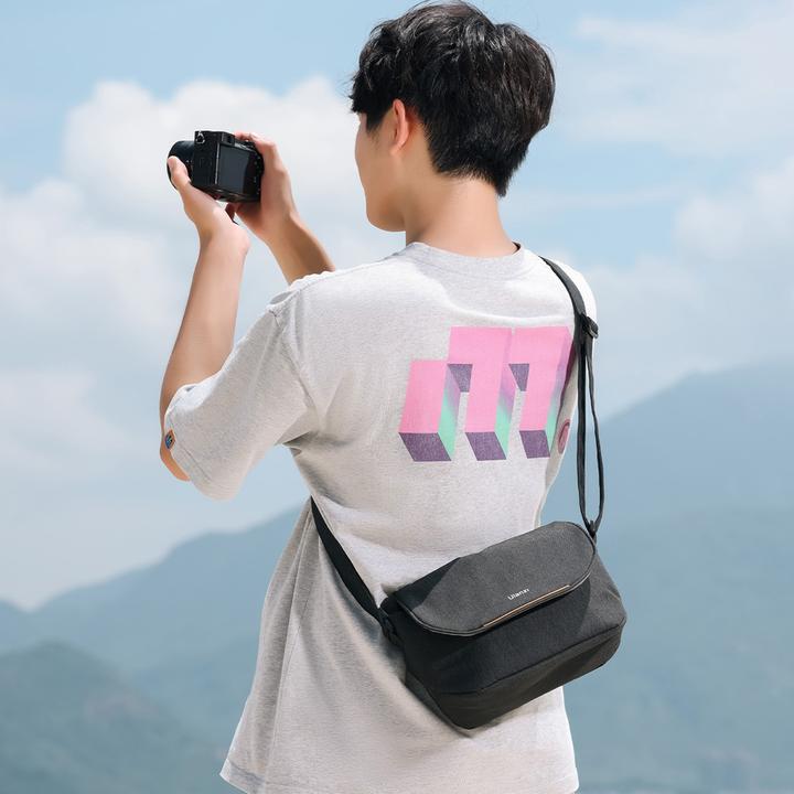 Actual product image Ulanzi Lightweight Shoulder Bag(black)