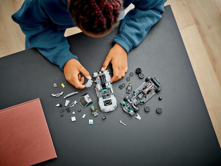 Productafbeelding LEGO Mercedes-AMG F1 W12 E Performance & Mercedes-AMG Project One (76909, LEGO Snelheidskampioenen)