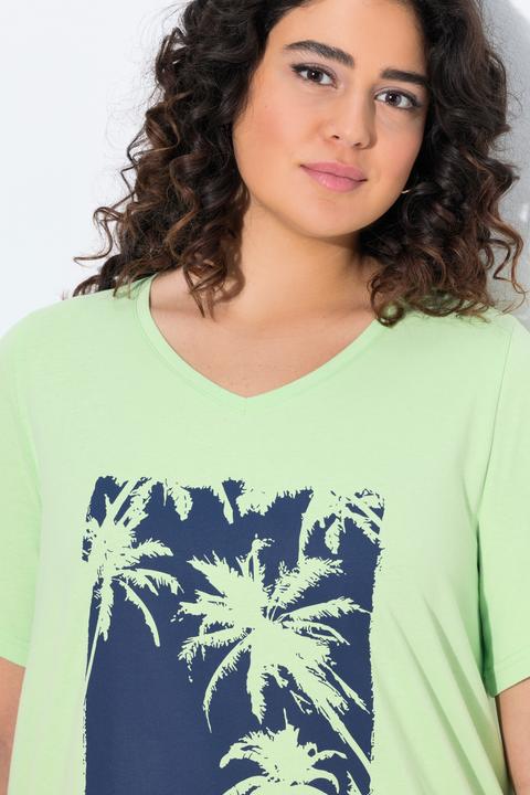 Immagine prodotto Ulla Popken T-shirt dal taglio svasato con palme, scollatura a V e mezze maniche (54)