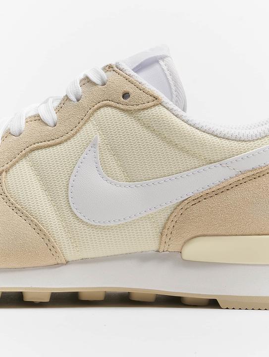 Actual product image Nike Internationalist (36)
