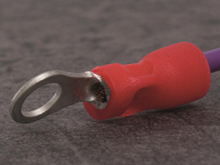 Produktbild Quadrios 22C444 Ringkabelschuh Querschnitt (max.)=1.5 mm² Loch-Ø=8.5 mm Teilisoliert Rot 1 Set