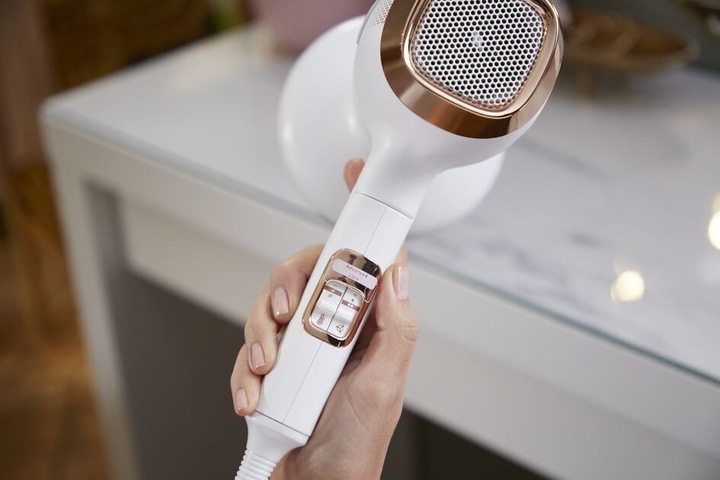 Actual product image Rowenta Ultimate Experience CV9240F0 hair dryer copper