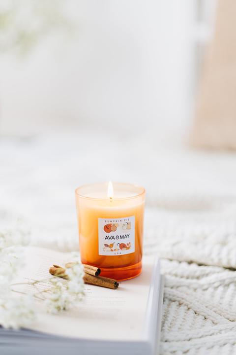Produktbild Ava & May Duftkerze Pumpkin pie (180 g)