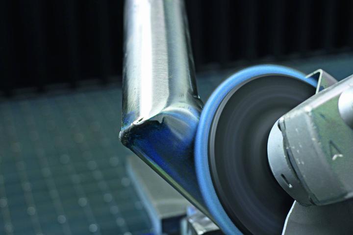 Actual product image Eisenblätter TRIMFIX Fleece Flap grinding disc, 125 x 22.2 mm, 1FOR2 extra coarse, K40 (1FOR2 extra coarse)
