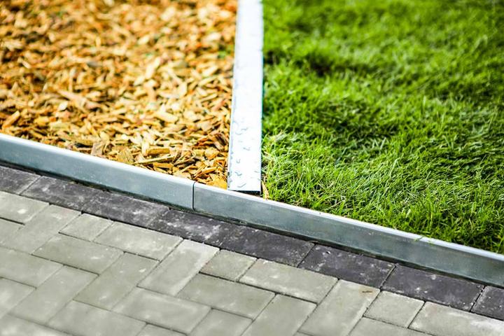 Actual product image Green Split Set of 10 lawn edging Exclusive 14.8cm x 11.4m (1140 cm)