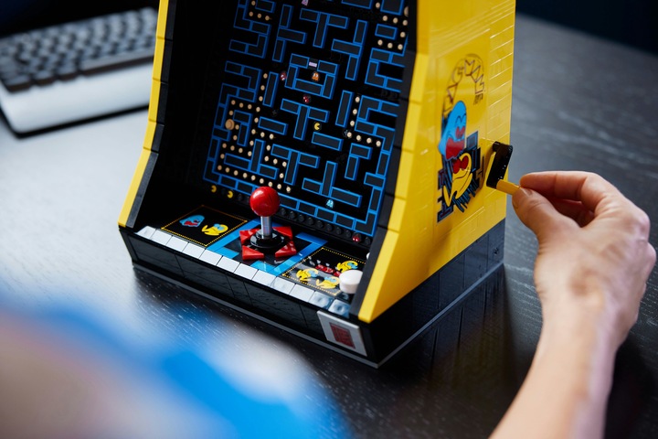 Actual product image LEGO PAC-MAN Arcade 10323 (10323, LEGO Icons, LEGO Rare Sets)