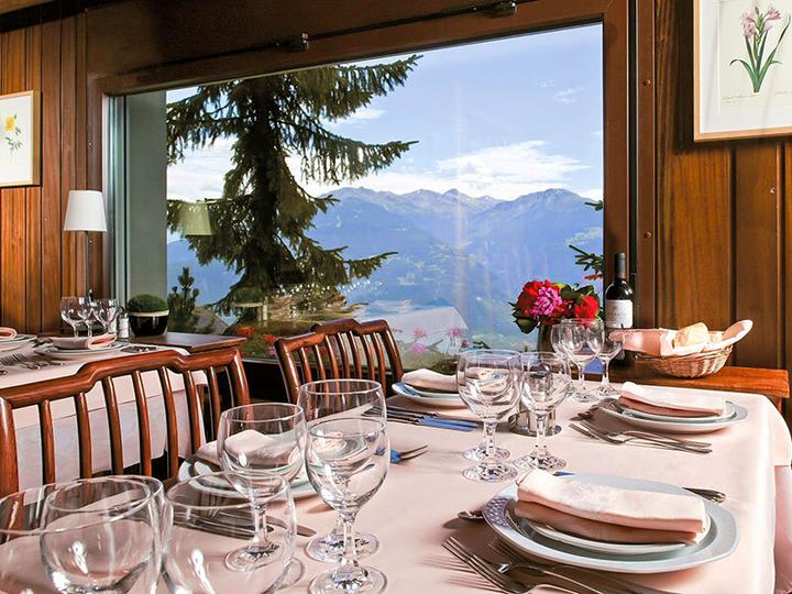 Produktbild Smartbox Kurzurlaub mit der Familie in Crans-Montana mit Zugang zum Wellness- und Fitnessbereich (4 Pers.)