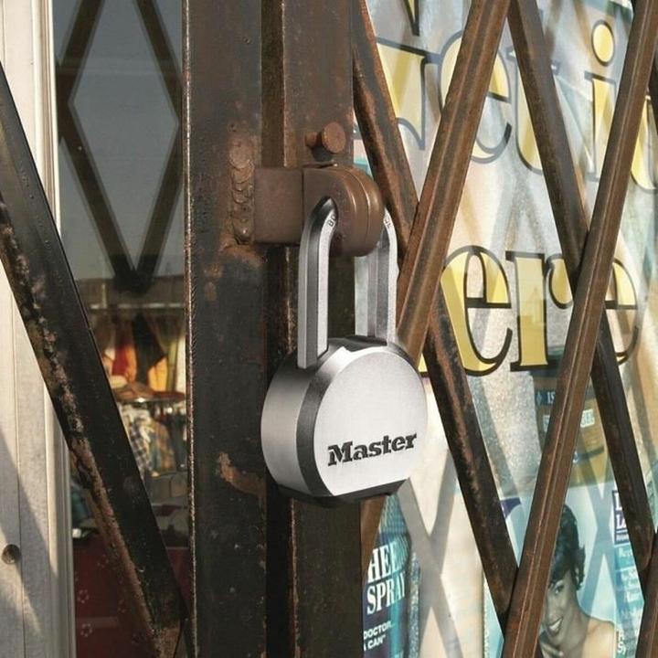 Actual product image Master Lock Heavy-duty padlock