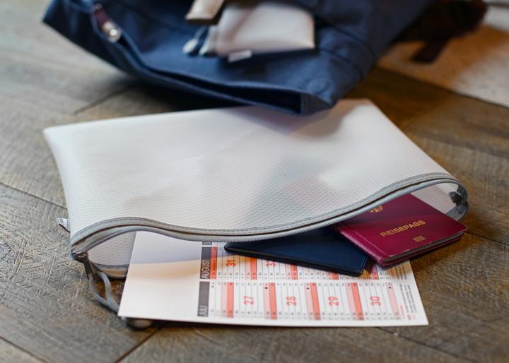 Actual product image Idena Zip Pocket A5 Mesh white (A5, 1x)