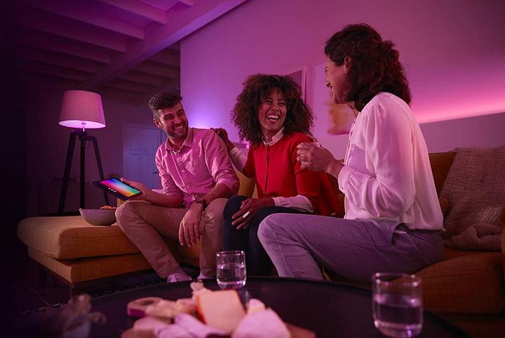 Actual product image Philips Hue Lightstrips Base (RGBW, 200 cm, Indoor)