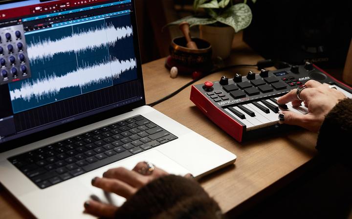 Actual product image Akai Professional MPK Mini Play MK3 (Keyboards)