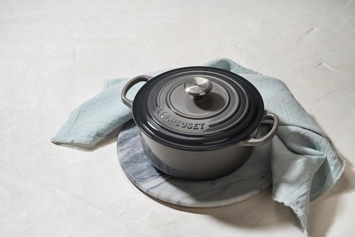 Actual product image Le Creuset Signature 28 cm round (Casserole + Stewpot, Cast iron, 28 x 18.40 cm)