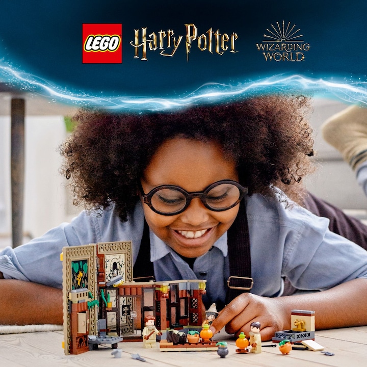 Actual product image LEGO Hogwarts Moment: Herbology Lesson (76384, LEGO Harry Potter)