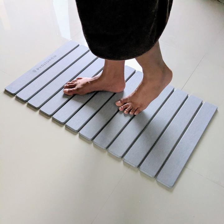 Actual product image Moonstone Badematte Melipa XL hellgrau aus Kieselgur (76 x 43 cm)