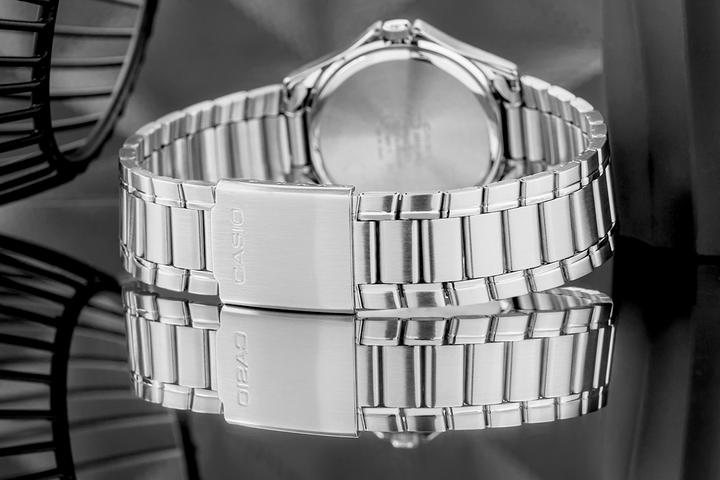 Actual product image Casio MTP-1183A-7BDF Herrenuhr + BOX