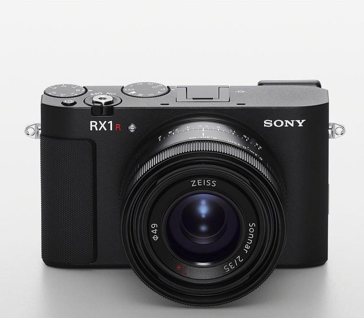 Actual product image Sony RX1R III‎ (35 mm, 61 Mpx, Full frame)