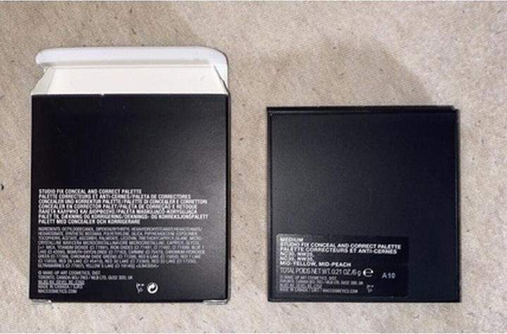 Actual product image MAC Cosmetics Studio Fix Conceal and Correct Palette (Light)