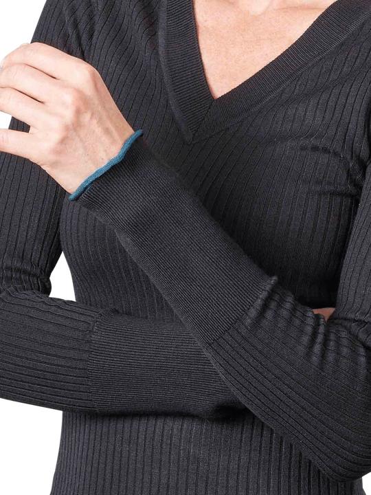 Actual product image Scotch & Soda Skinny Riv Pullover V-Neck Black (XL)